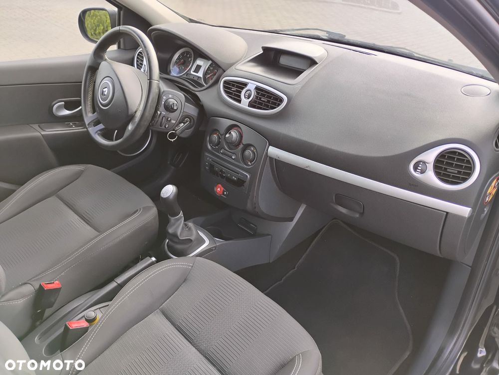 Renault Clio - 9