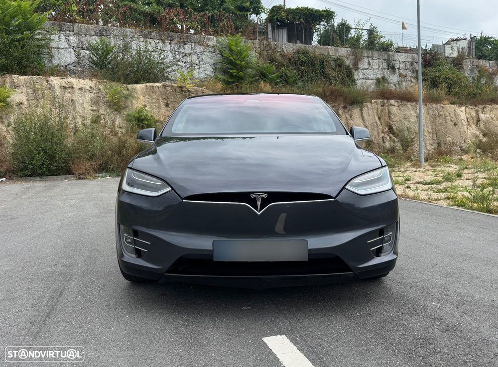 Tesla Model X - 2