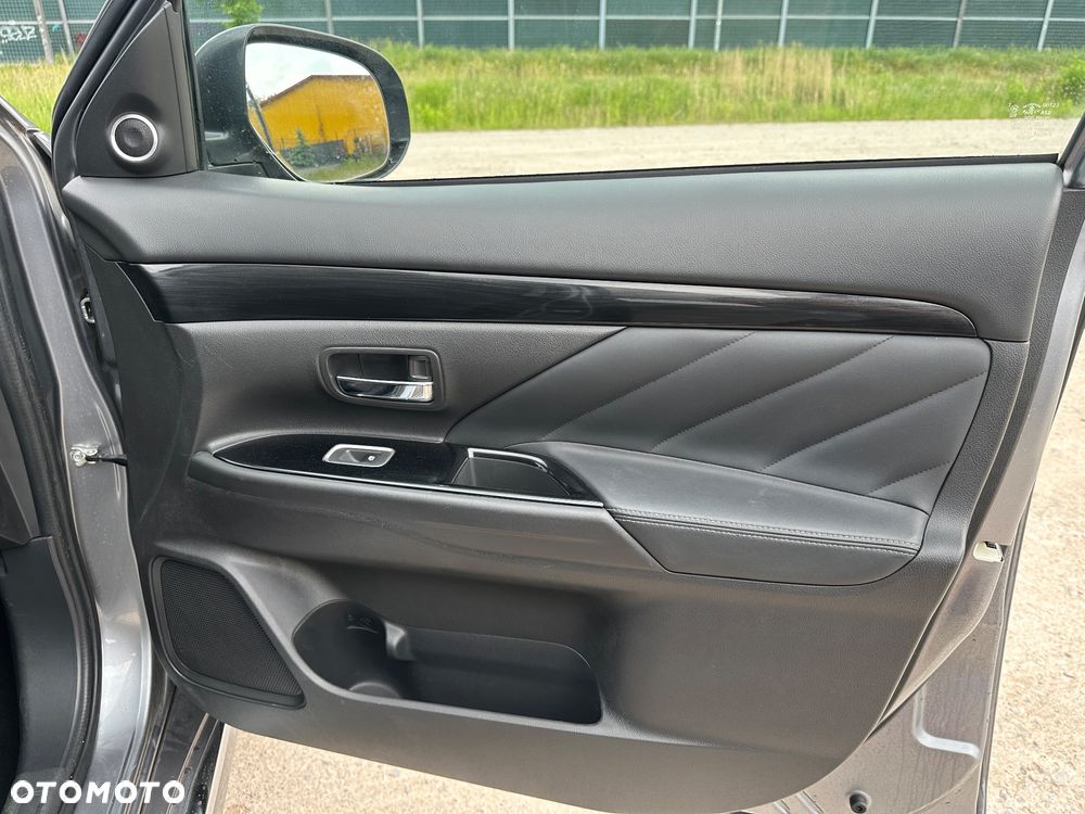 Mitsubishi Outlander Intense + - 36