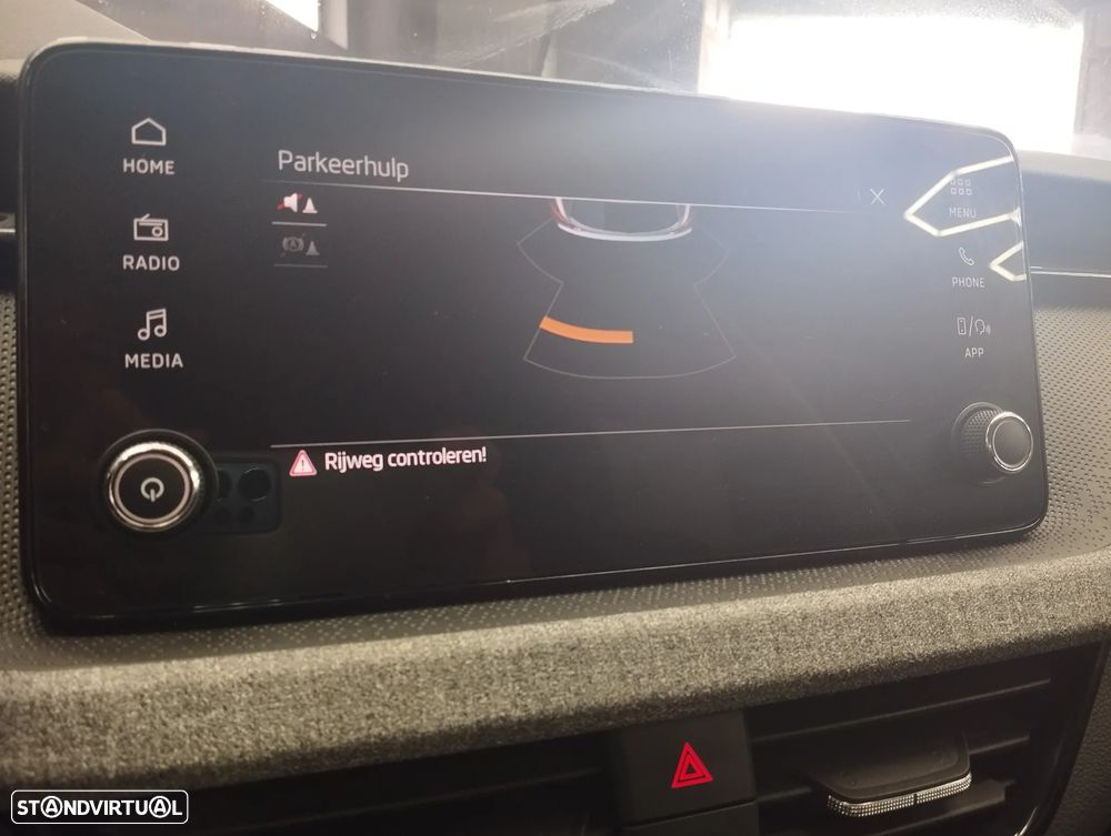 Skoda Kamiq 1.0 TSI Selection DSG - 25