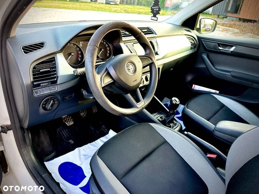 Skoda Fabia - 25
