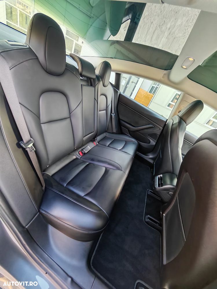 Tesla Model 3 - 14