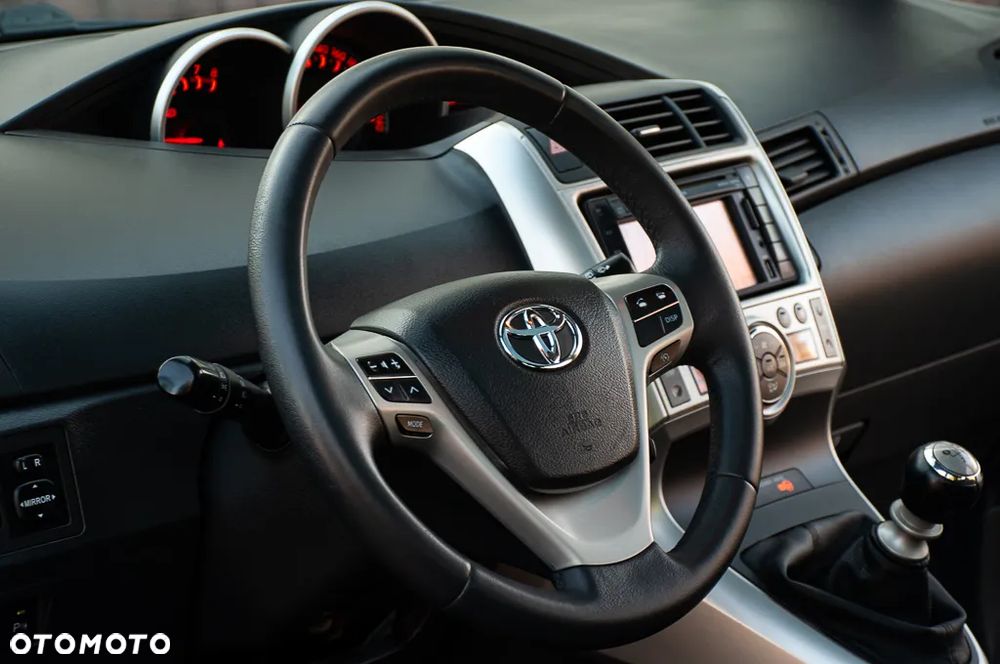 Toyota Verso 1.8 5-Sitzer Executive - 25