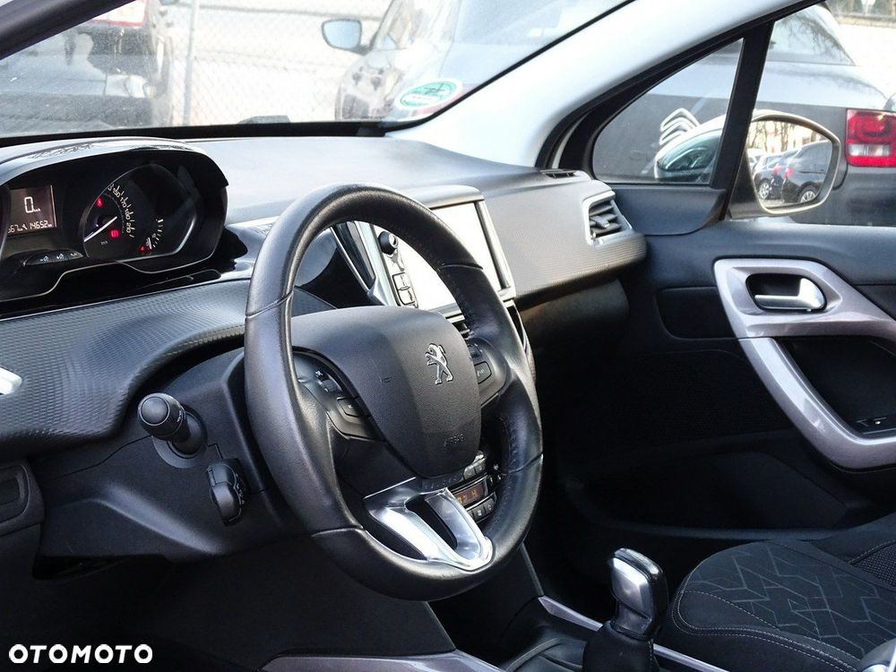 Peugeot 2008 1.2 Pure Tech Style - 15