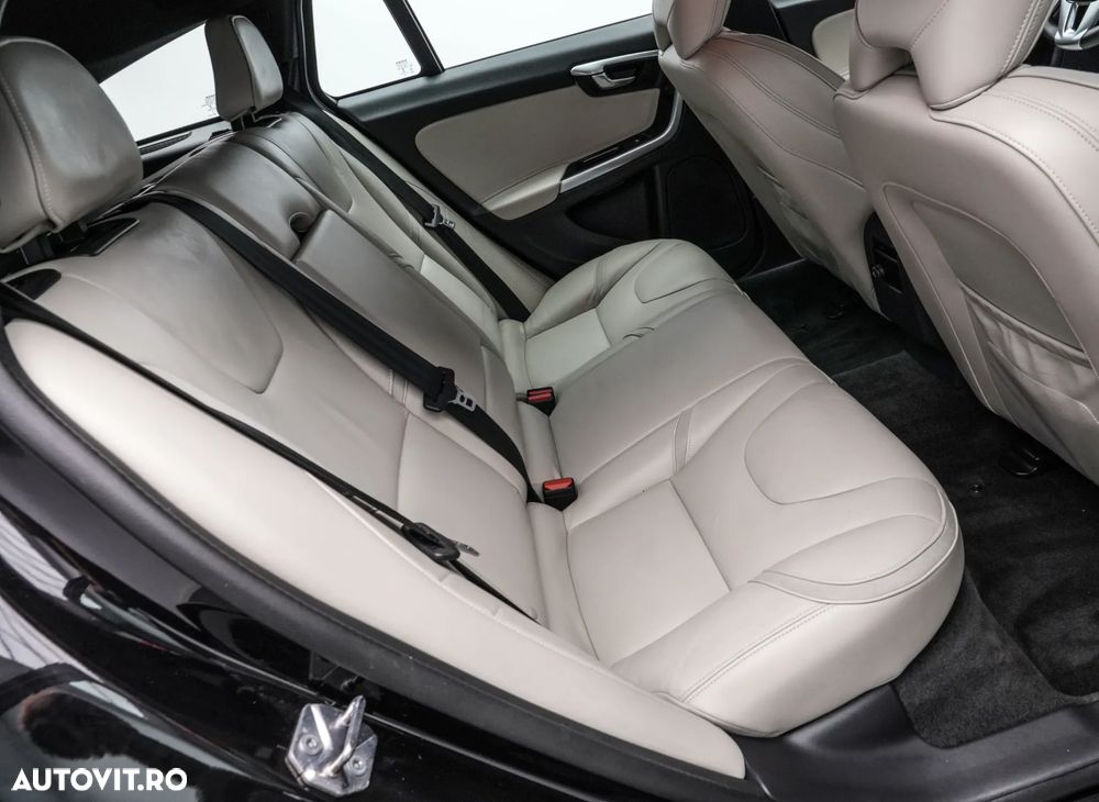 Volvo V60 - 16