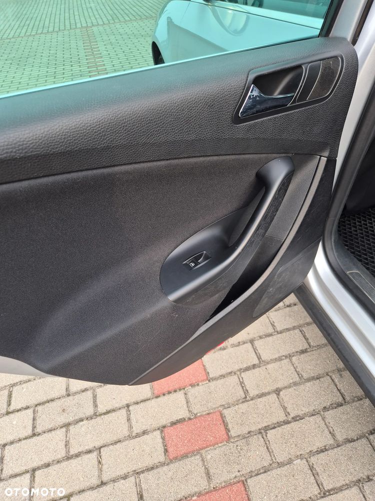 Volkswagen Passat 1.9 TDI Individual - 18