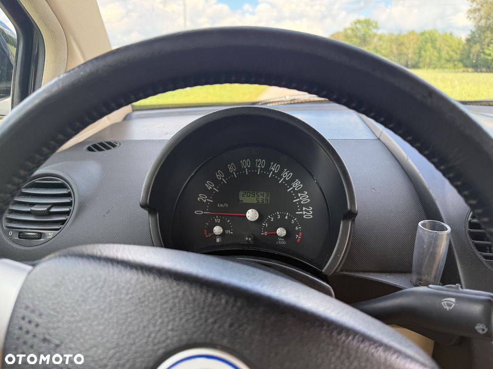 Volkswagen New Beetle 2.0 - 19