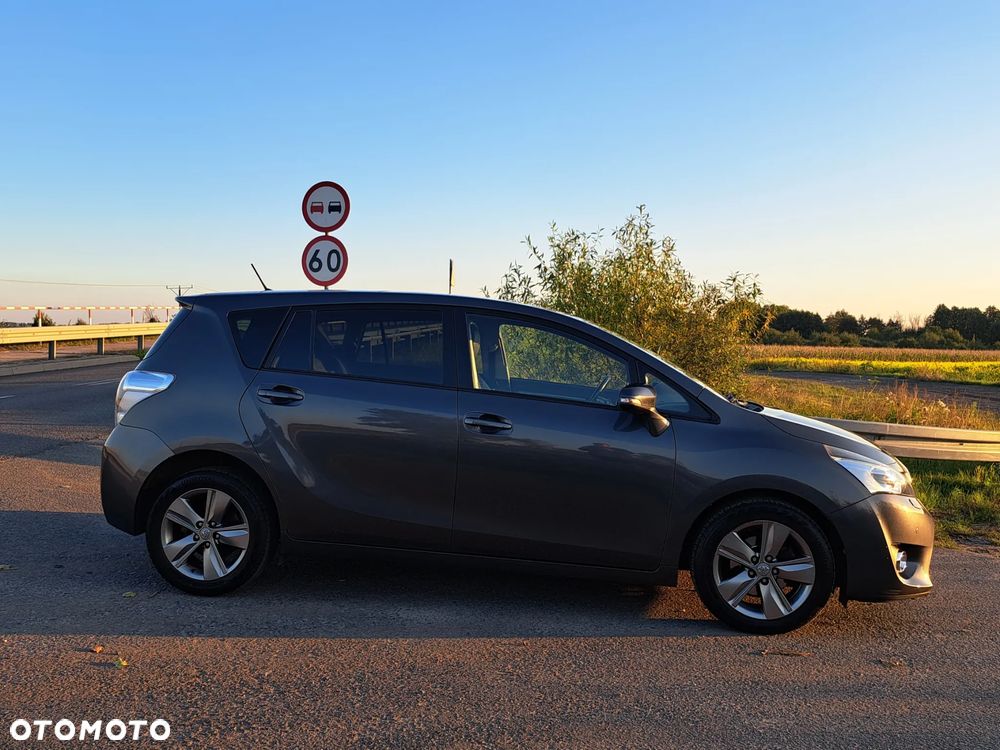 Toyota Verso 1.6 D-4D Prestige - 36