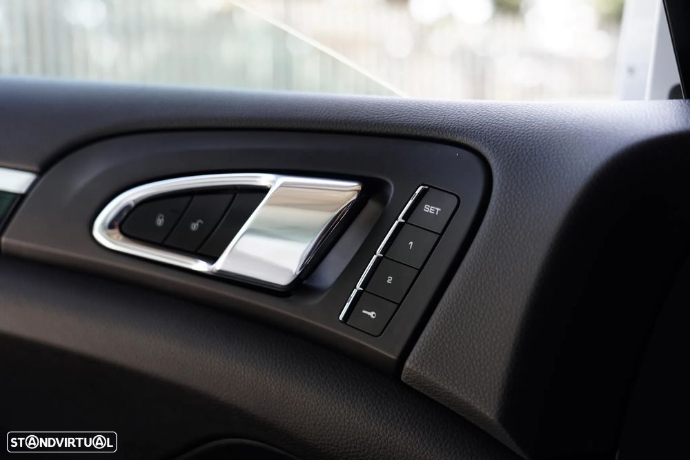 Porsche Cayenne Diesel Platinum Edition - 24
