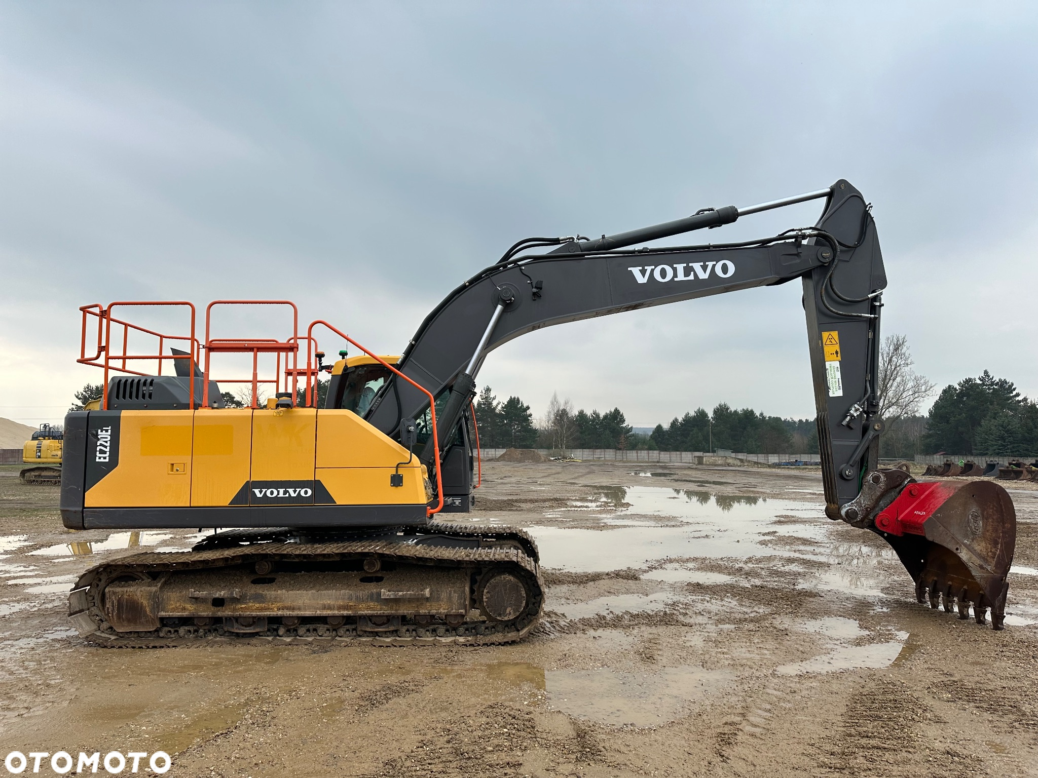 Volvo EC 220 EL - 10