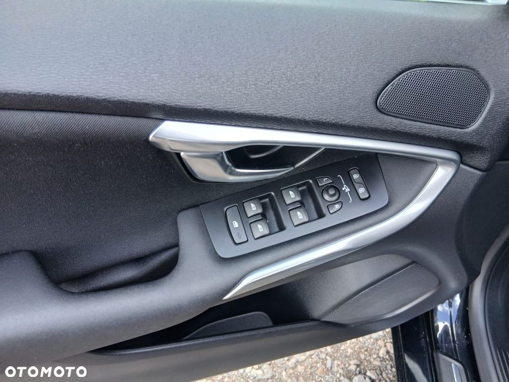 Volvo V40 D2 - 17