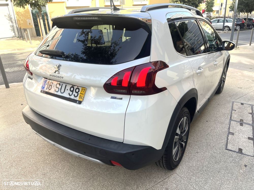 Peugeot 2008 1.2 PureTech Allure EAT6 - 11
