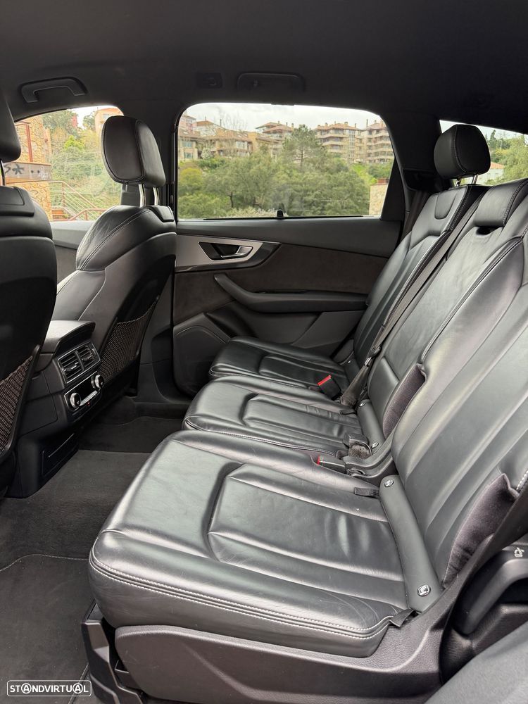 Audi Q7 3.0 TDI quattro S-line Tiptronic 7L - 11