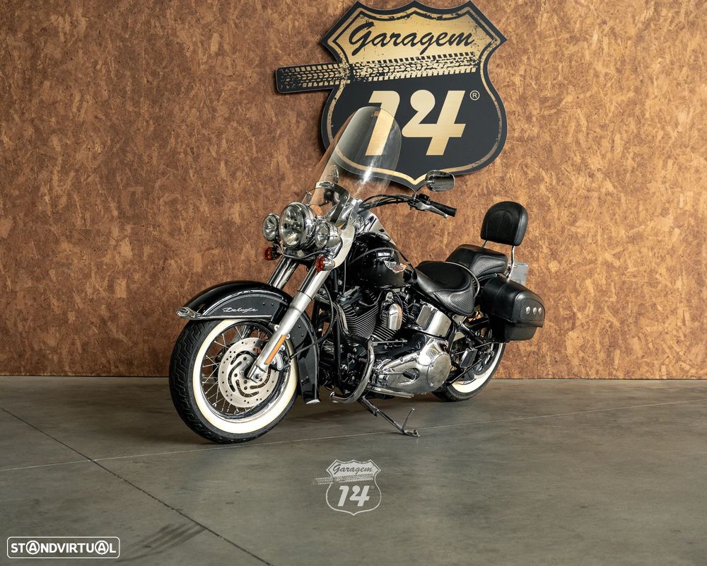Harley-Davidson FLST Softail Deluxe - 3