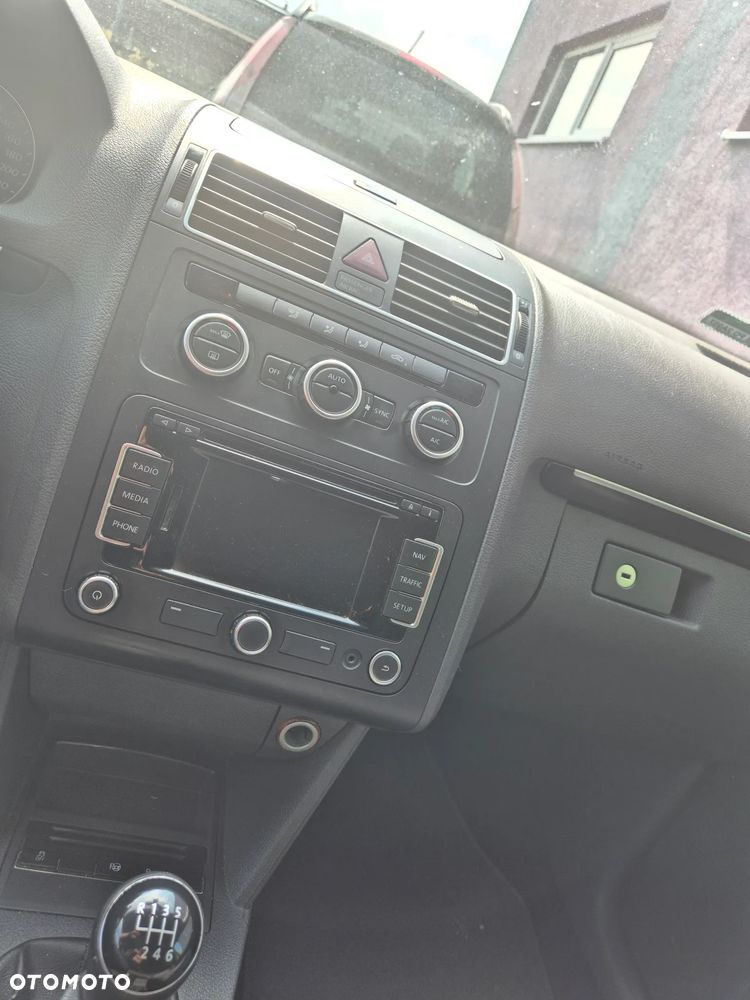 Volkswagen Touran 2.0 TDI DPF Highline - 13