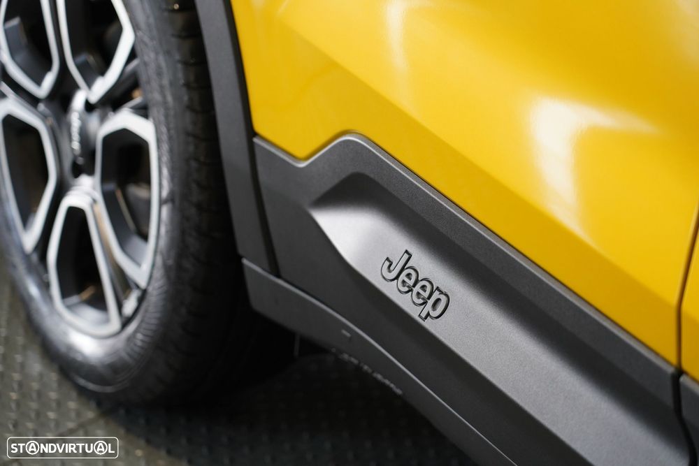 Jeep Avenger 54 kWh Summit - 38