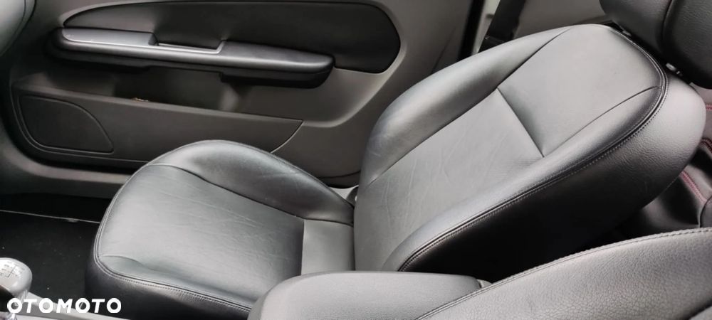 Ford Focus 2.0 TDCi DPF Titanium - 10