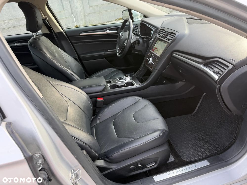 Ford Fusion - 19