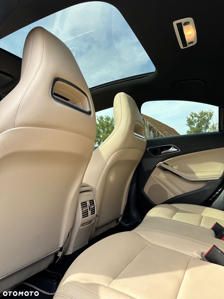 Mercedes-Benz CLA 250 7G-DCT AMG Line - 8