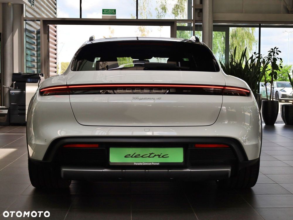 Porsche Taycan - 7