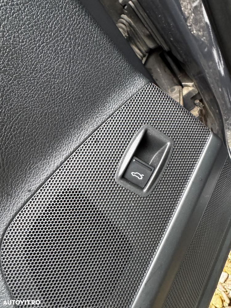 Volkswagen Passat Variant 2.0 TDI DSG BlueMotion Technology Comfortline - 16