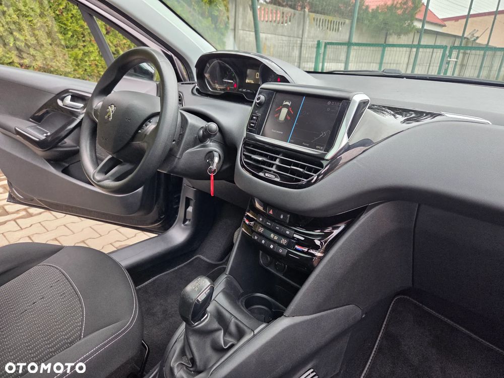 Peugeot 208 1.2 VTi Business Line - 19