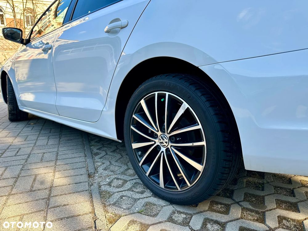 Volkswagen Jetta 2.0 TDI Highline CityLine DSG - 13