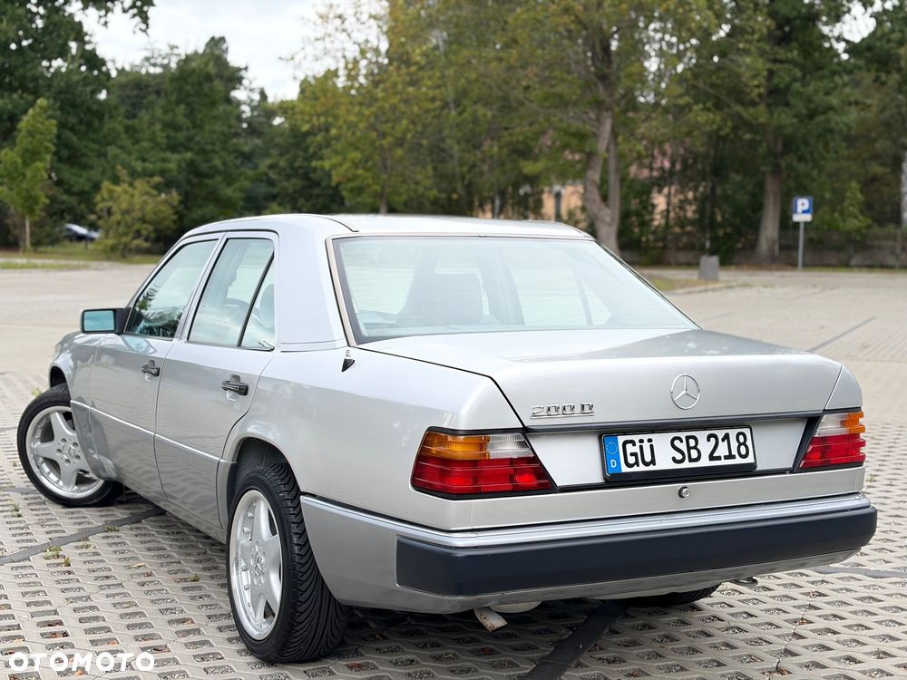 Mercedes-Benz W124 (1984-1993) - 16