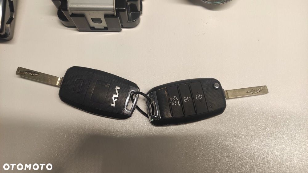 KIA STONIC LIFT 1.0 T-GDI G3LE BENZYNA KOMPUTER ZESTAW STARTOWY 39106-07037 - 3