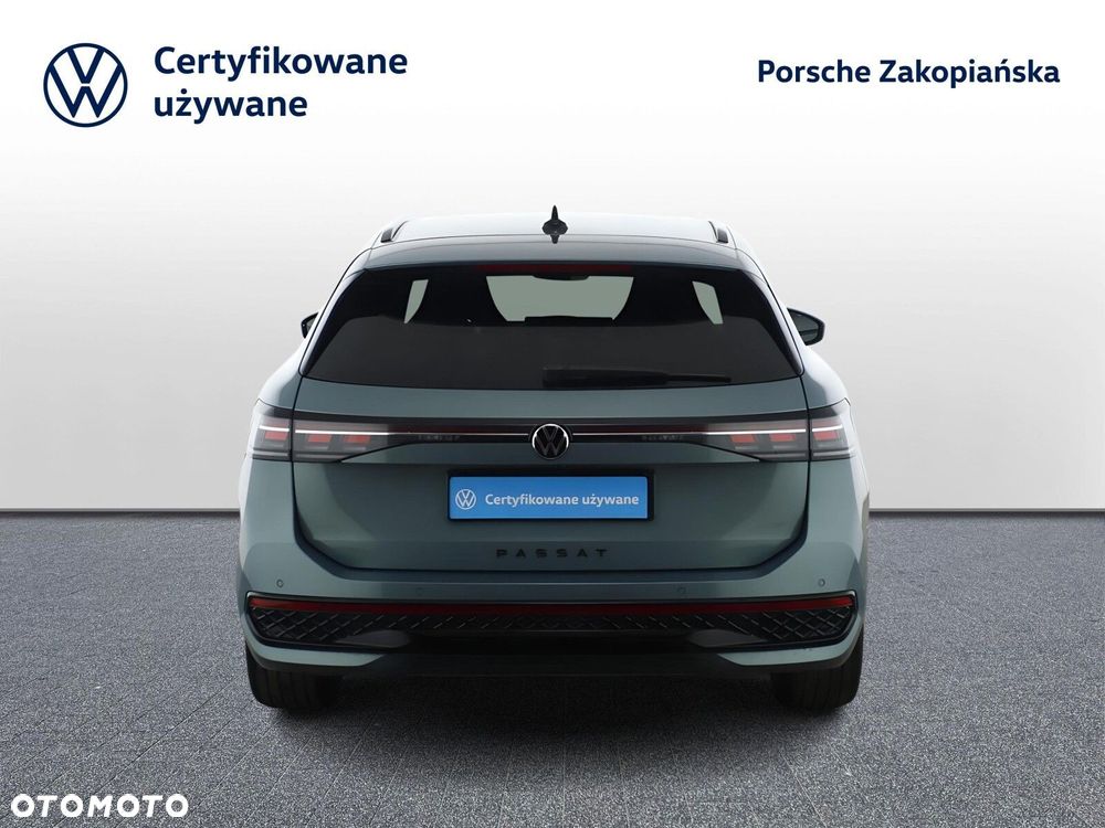 Volkswagen Passat - 4