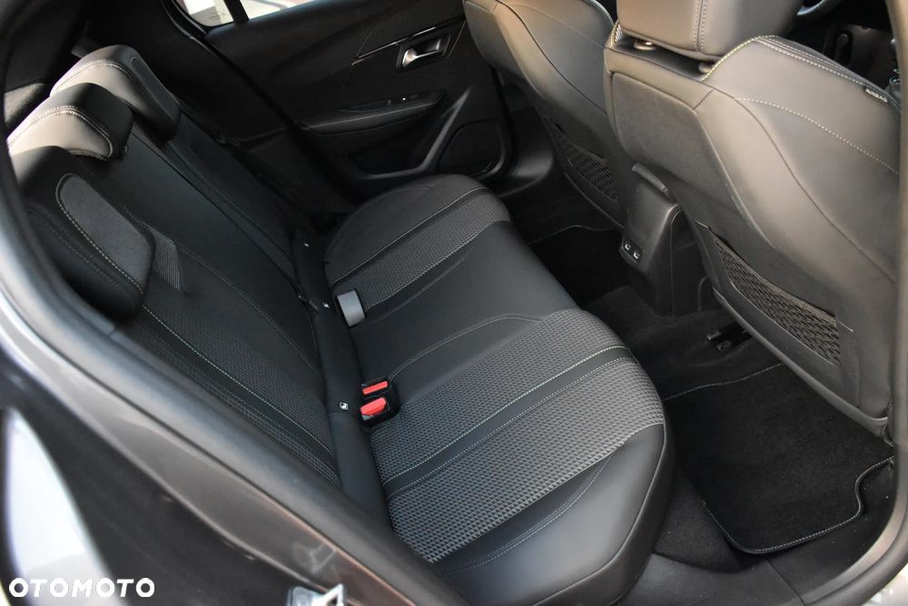 Peugeot 208 PureTech 100 GT - 29