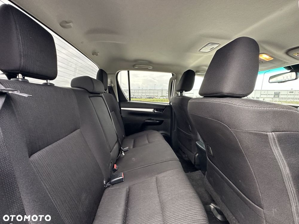 Toyota Hilux 2.8 D-4D Double Cab SR5 4x4 - 16