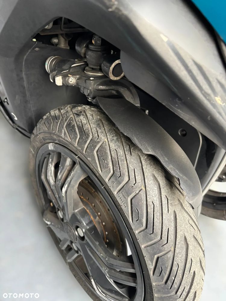 Peugeot Metropolis - 10