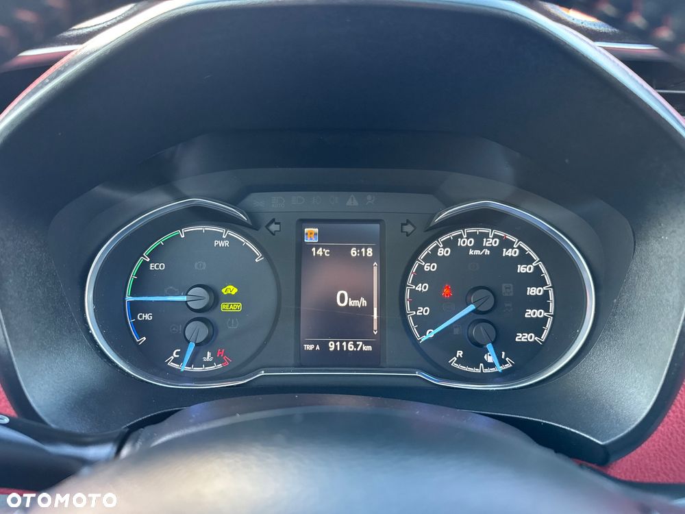 Toyota Yaris Hybrid 100 Selection Platinum - 28