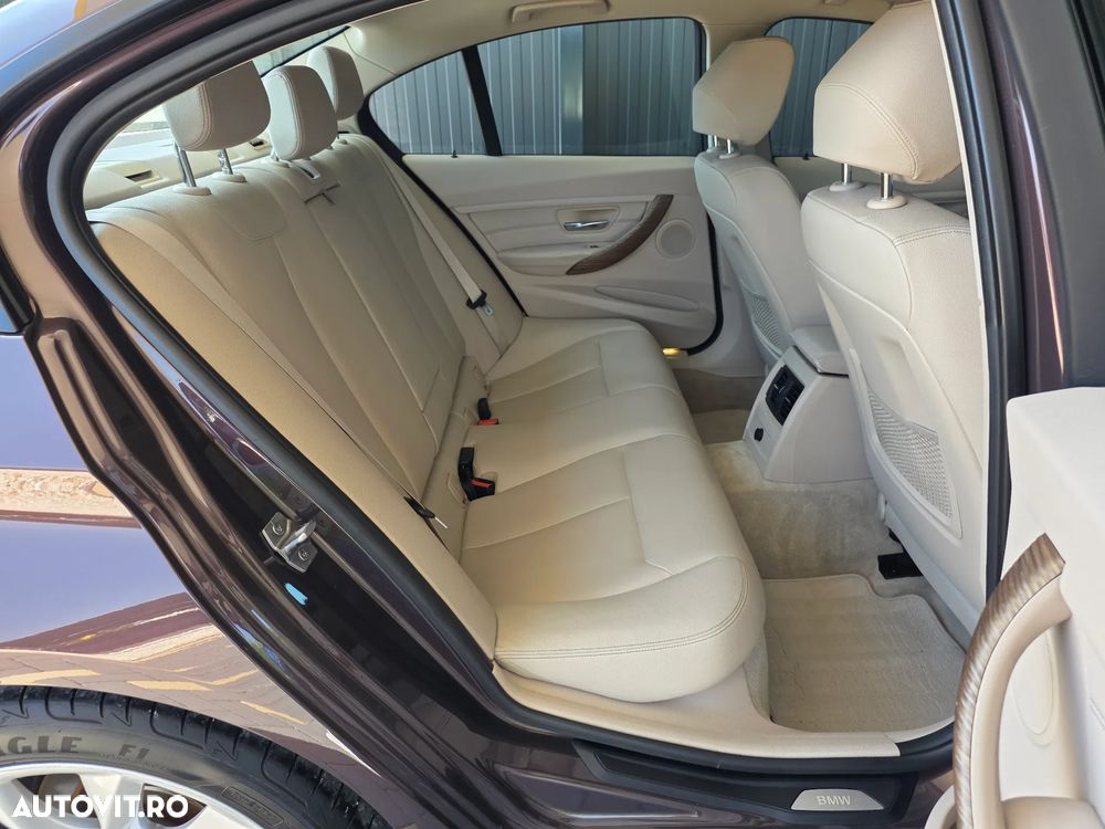 BMW Seria 3 320d Blue Performance Modern Line - 14