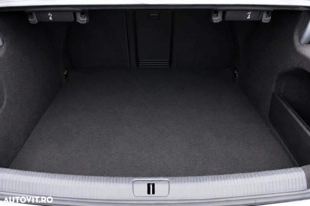 Volkswagen Passat CC 2.0 TDI BlueMotion Technology DSG - 14