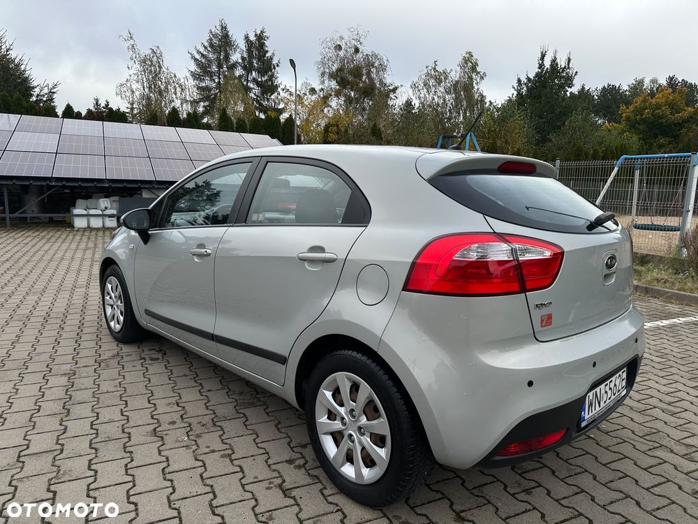 Kia Rio 2012 photo 5