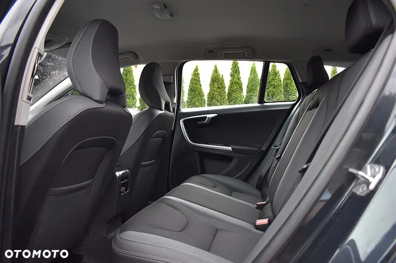 Volvo V60 D4 Momentum - 22