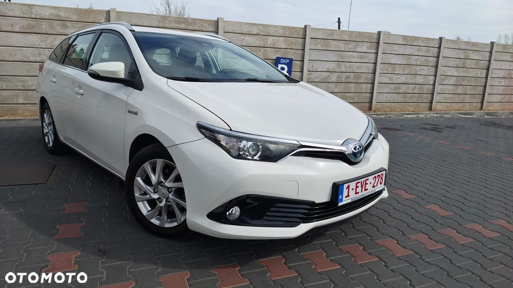 Toyota Auris 1.8 HSD Luna - 3
