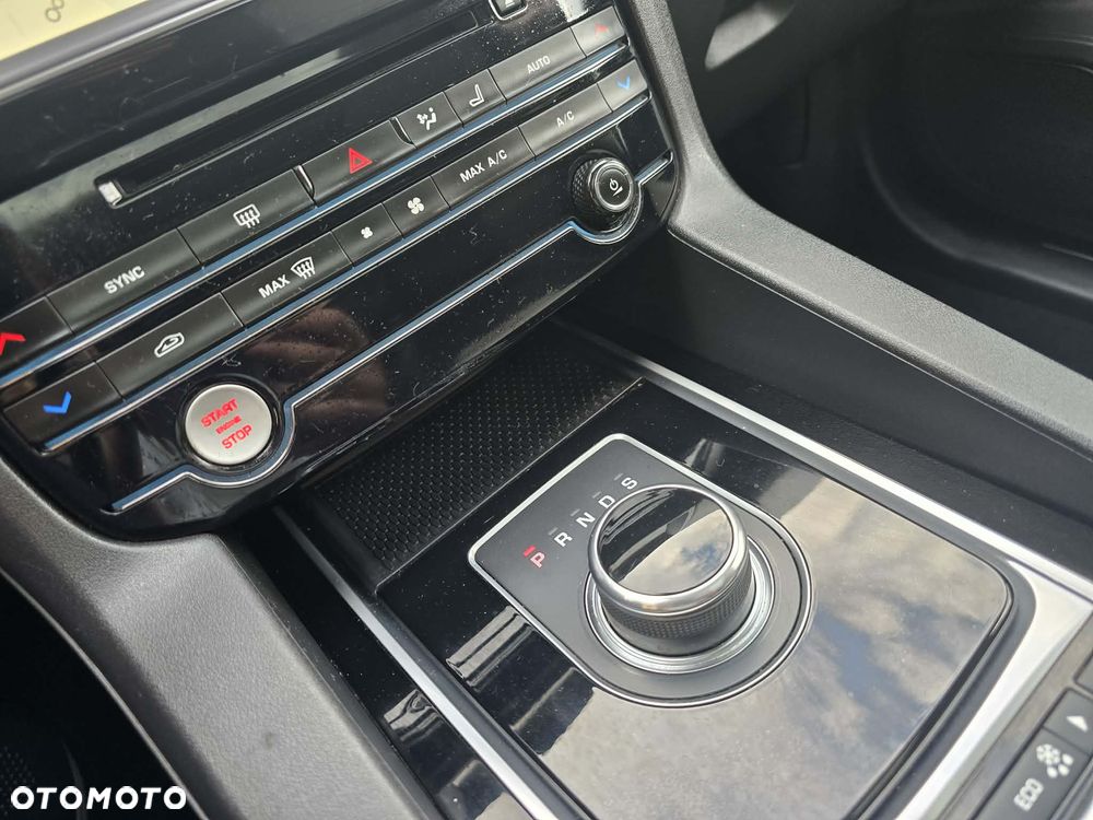 Jaguar F-Pace 2.0 i4D AWD R-Sport - 17