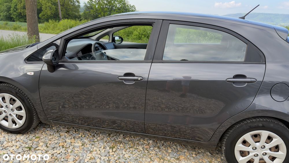 Kia Rio 1.2 M - 11
