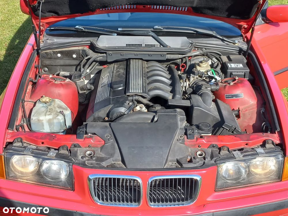 BMW Seria 3 320i - 24