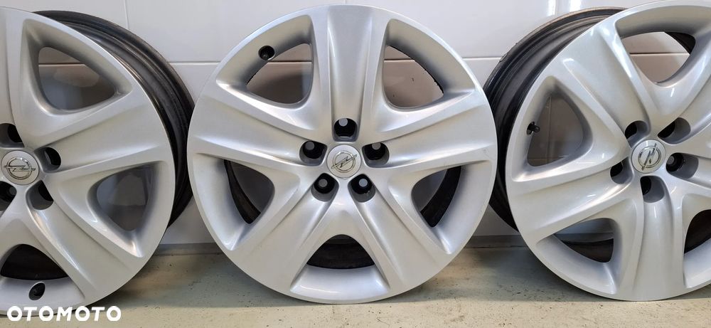 4x Felgi strukturalne Opel 5x115 17 cali Oryginalne Proste - 4