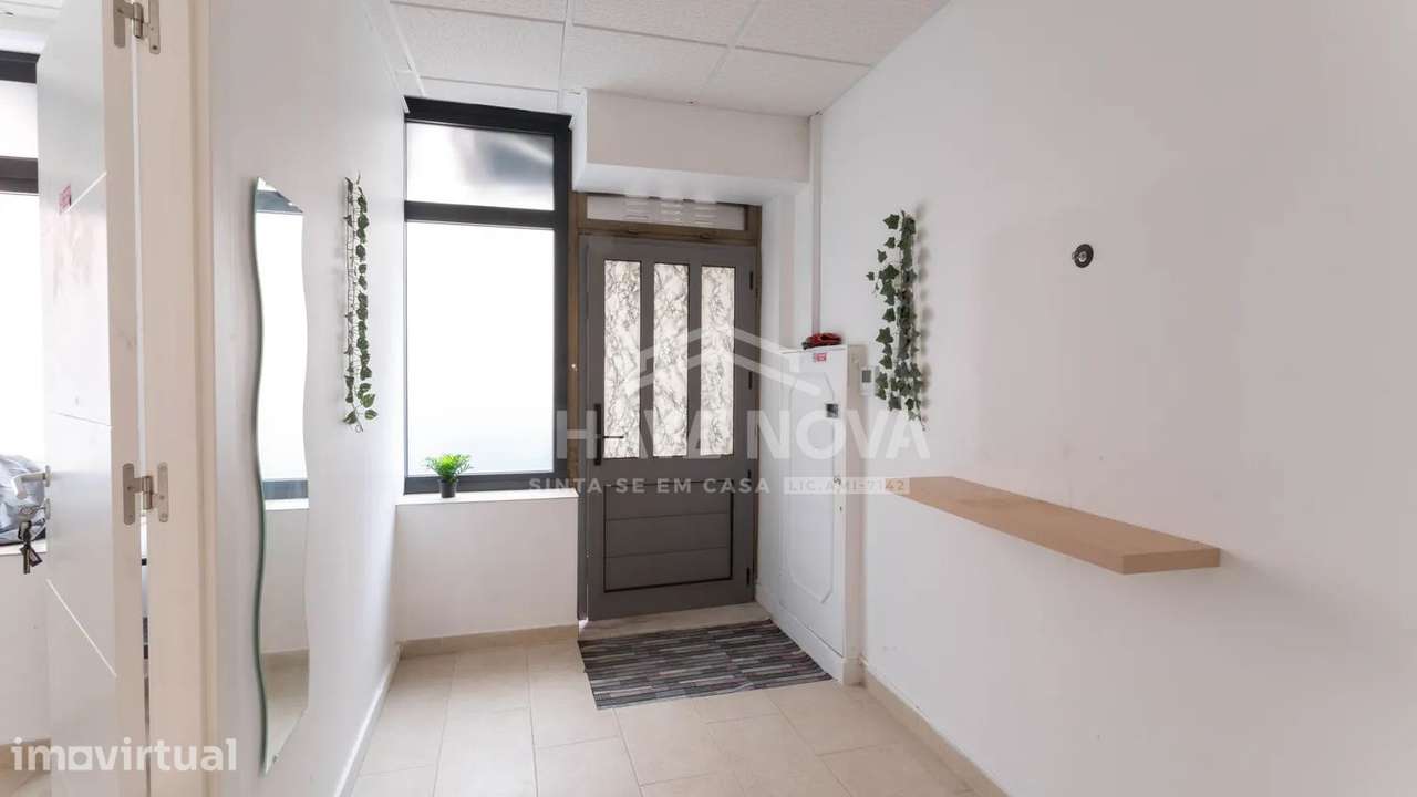 Excelente espaço comercial c/ 6 salas, 5 WC, hall de entrada e cozinha - Grande imagem: 3/35