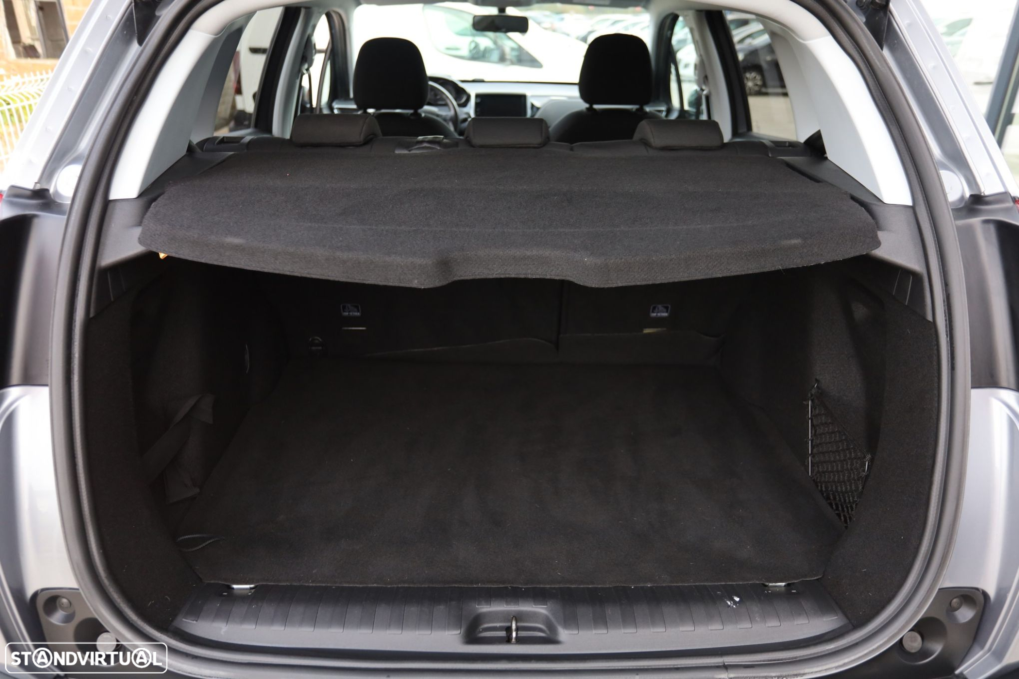 Peugeot 2008 1.6 BlueHDi Style - 18