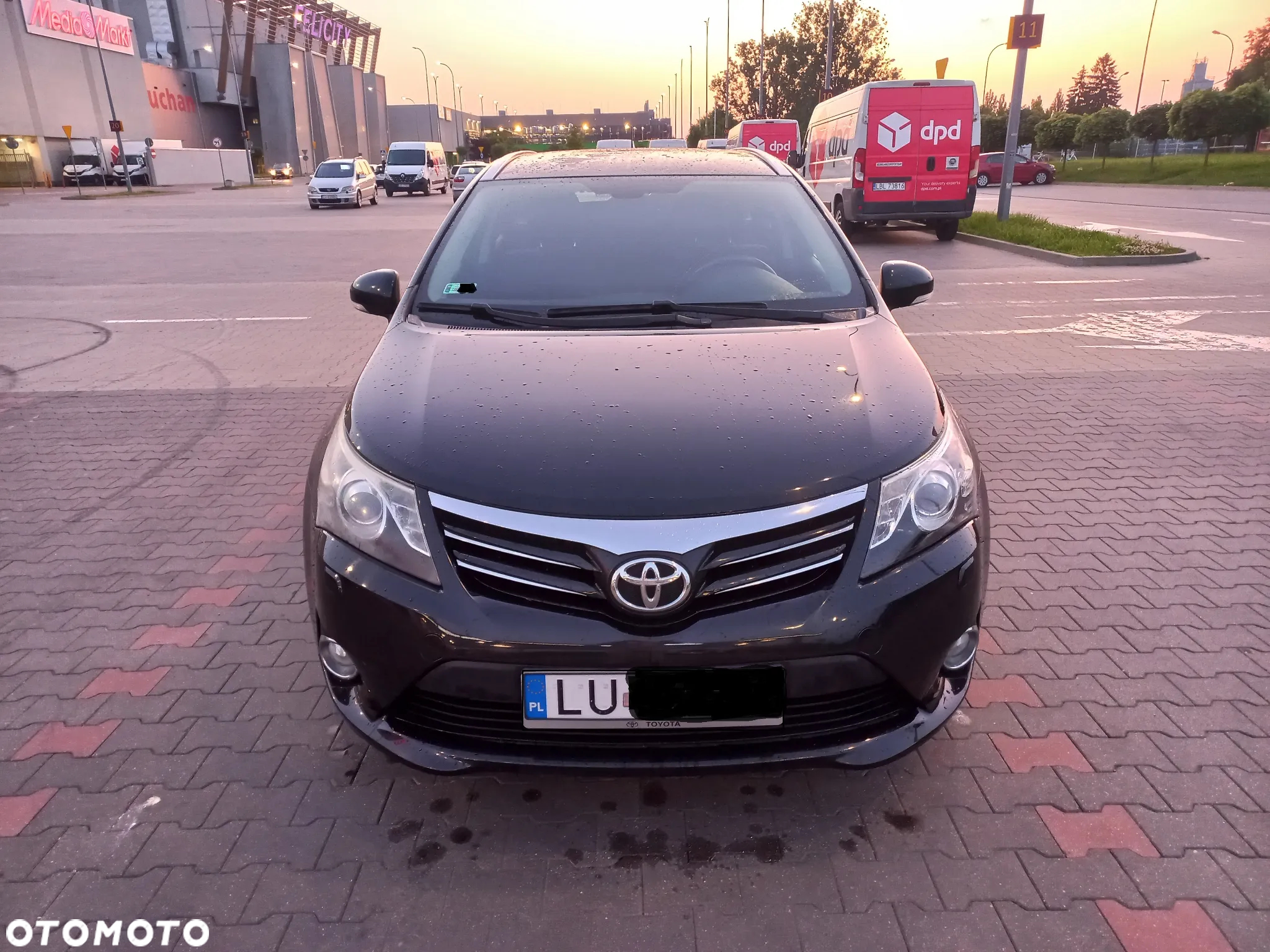 Toyota Avensis 2.0 D-4D Sol - 2