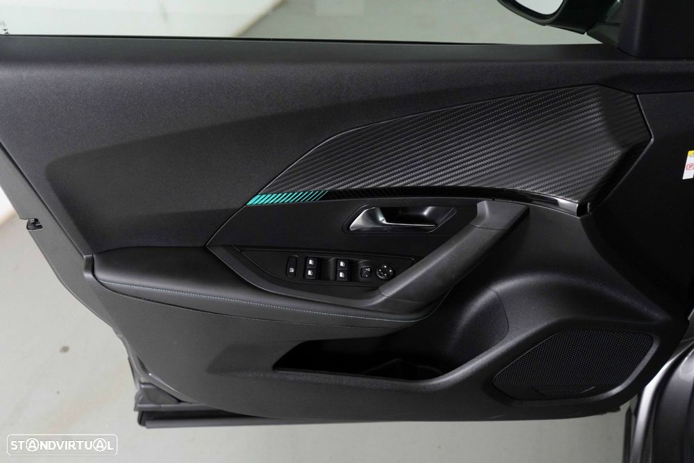 Peugeot 2008 1.2 PureTech Allure EAT8 - 20