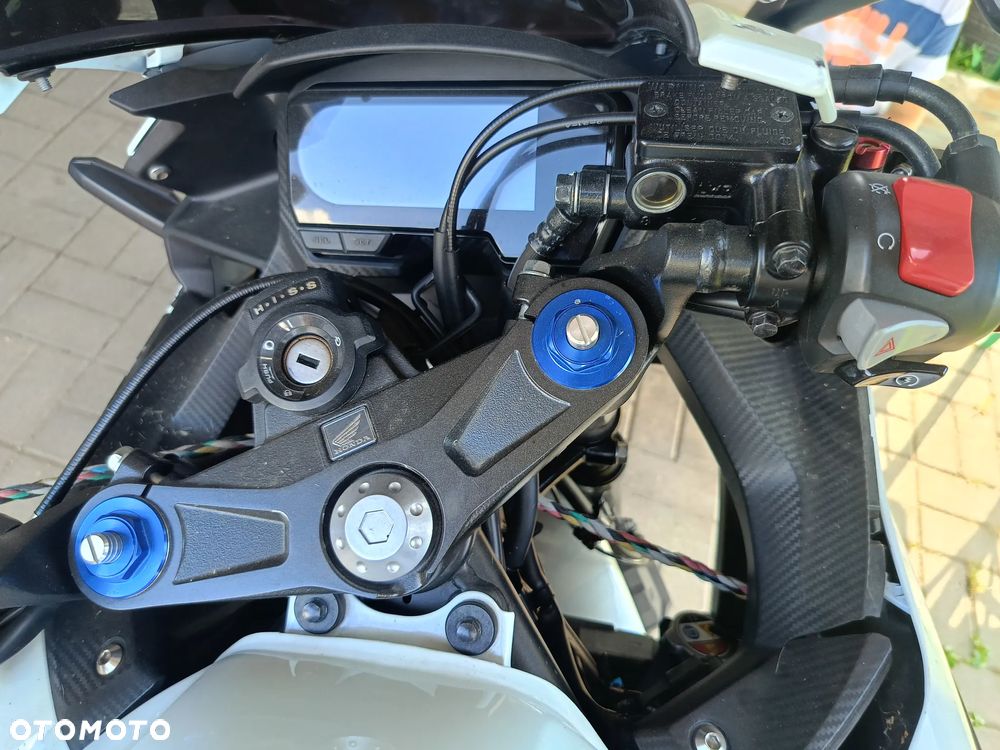 Honda CBR - 8