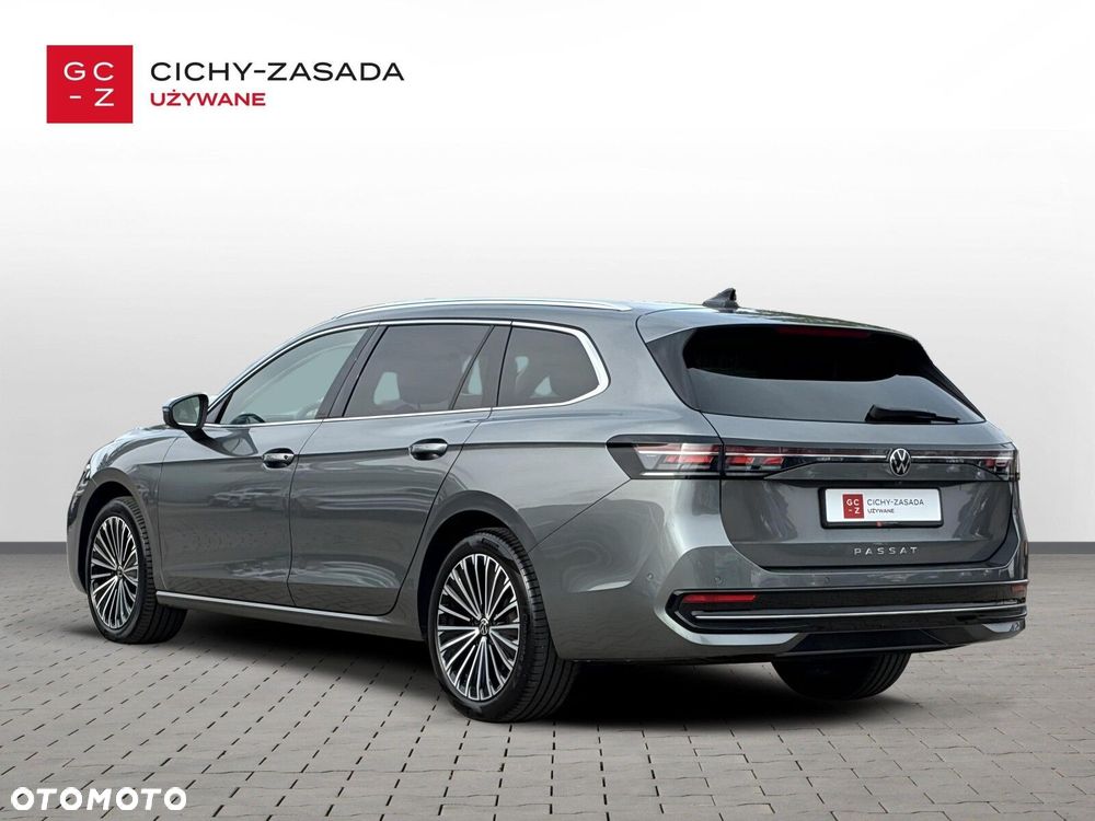 Volkswagen Passat Variant 2.0 TDI EVO Elegance DSG - 4