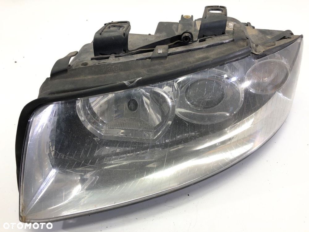REFLEKTOR LEWY PRZÓD XENON  AUDI A4 B6 (8E2) 2000 - 2005 2.5 TDI quattro 132 kW [180 KM] olej - 1